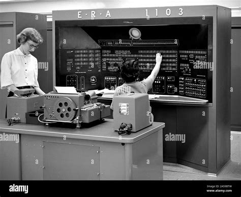 ERA 1103 UNIVAC 2 Calculating Machine ca. 1955 Stock Photo - Alamy