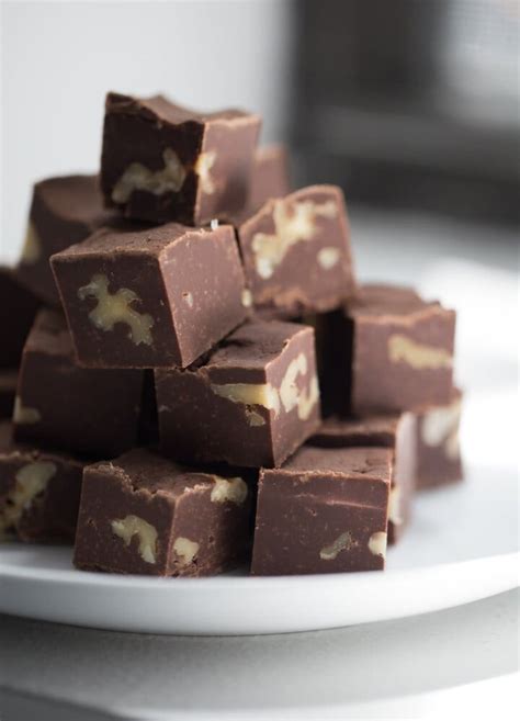 3-Ingredient Microwave Fudge Recipe - Lauren's Latest