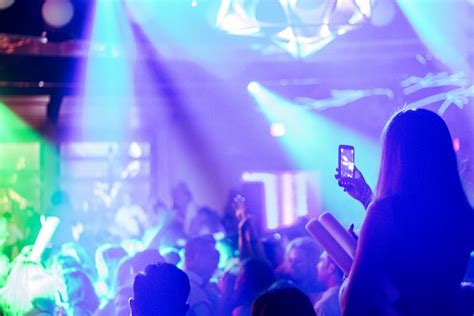 How To Shoot Nightclub Photos | Contrastly