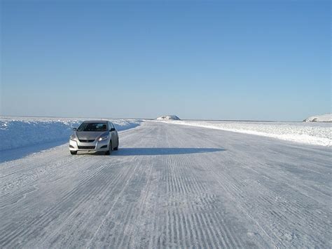 Winter ice road between Inuvik and Tuktoyaktuk, NWT | Road, Ice road truckers lisa, Canadian pride