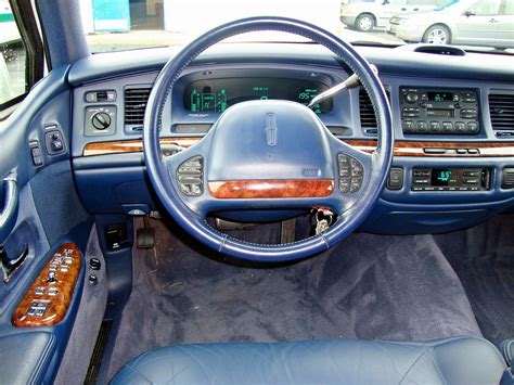 1995 Lincoln Town Car - Interior Pictures - CarGurus