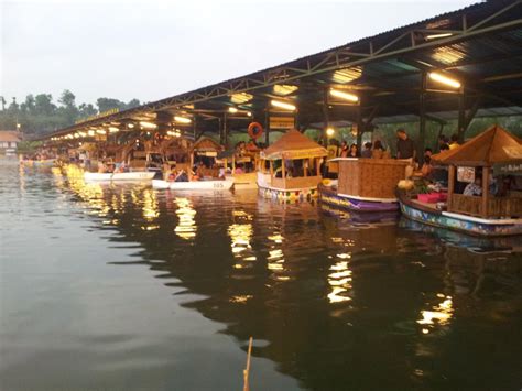 Wisata Bandung - Floating Market Lembang