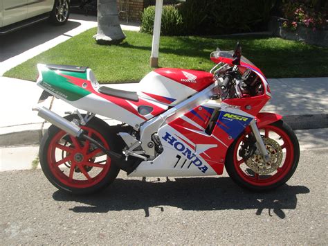 Honda Honda NSR250R - Moto.ZombDrive.COM