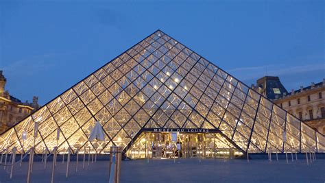 Louvre Pyramid Architecture