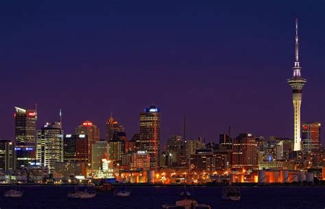 W o k a r e l l a: Auckland Skyline - Day & Night