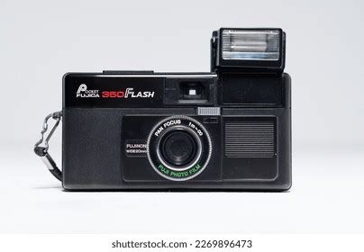 1,093 Fuji Retro Film Camera Images, Stock Photos & Vectors | Shutterstock