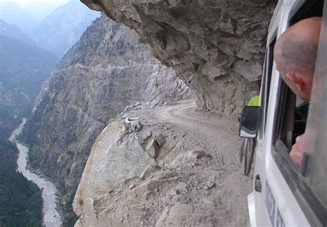 10 Most Dangerous Roads To Drive In The World