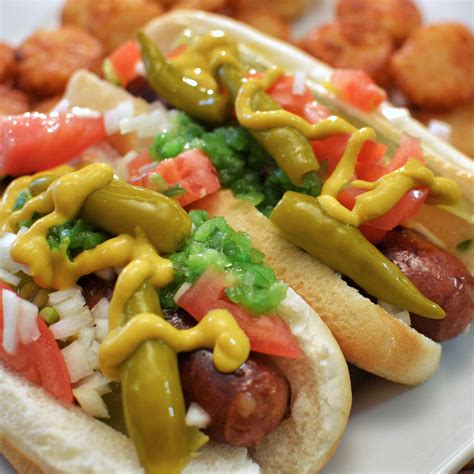 101 Ways You're Doing Chicago Right | Hot dogs, Hot dog toppings, Chicago style hot dog