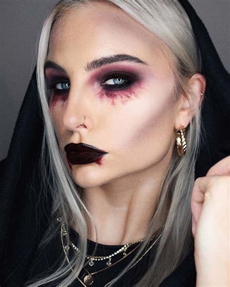 23 Vampire Makeup Ideas for Halloween 2020 – StayGlam