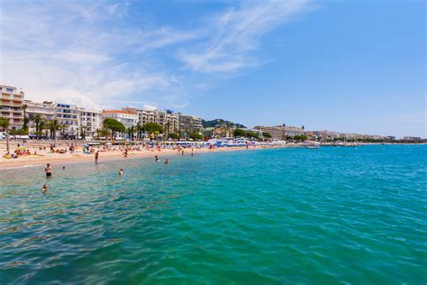 Burkinis Banned in Cannes, Nice, Across French Beach Towns