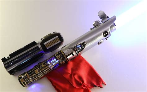 RO-LIGHTSABERS: REY SKYWALKER Lightsaber