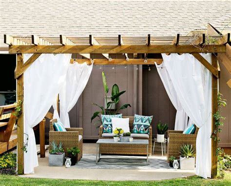 Beautiful Pergola Decorating Ideas for your Backyard