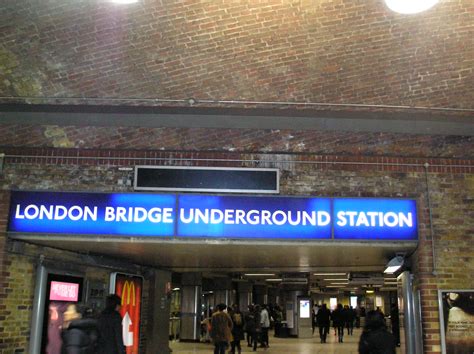 Luton Transfer to London Bridge Station