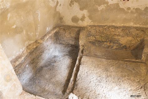 Inside jesus christ tomb israel - stock photo 921881 | Crushpixel