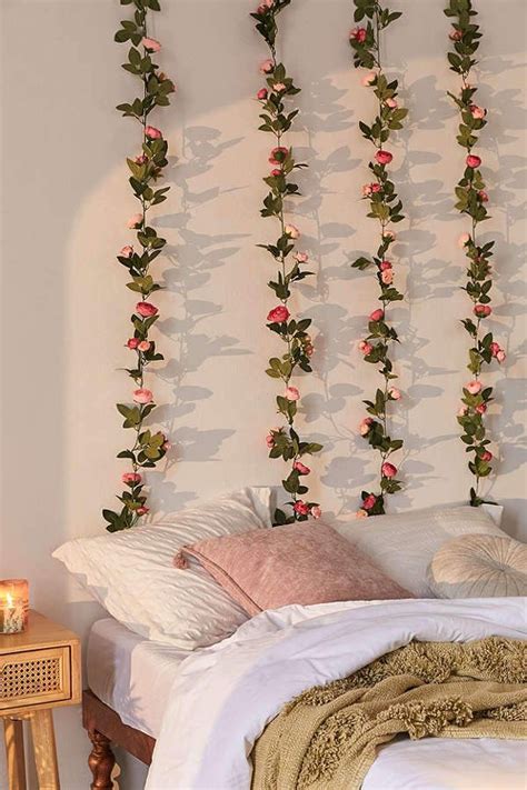 Decorative Pink Rose Vine Garland Zimmer Diy, Uni Room, Cute Dorm Rooms, Pink Dorm Rooms, Room ...