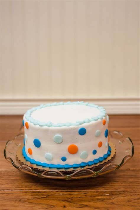 8″ Round Cake – Piece of Cake