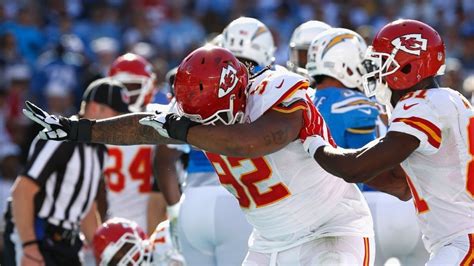 Chiefs' Dontari Poe officially scored the fattest of fat guy touchdowns