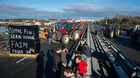 French farmers’ protest continue one day after death of a woman and her daugher