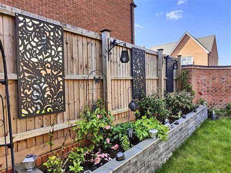 30 Fence Decorating Ideas to Spruce Up Your Yard