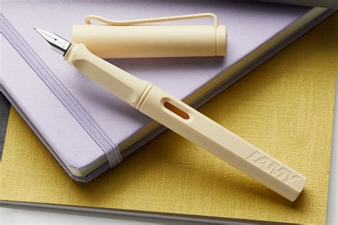 LAMY Safari Fountain Pen - Cream (Special Edition)