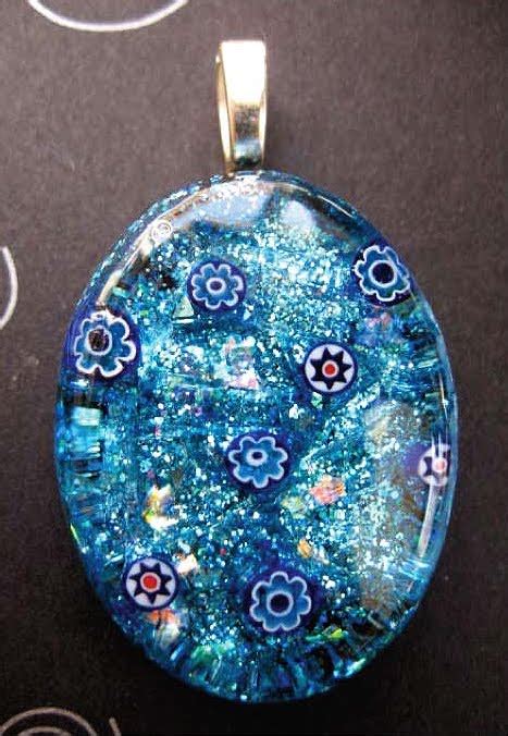 ArtGlitterBlog: Glitter Resin Pendants by Lori Mendenhall