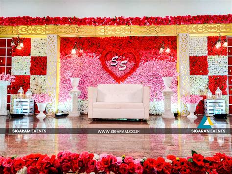 Reception stage decoration at AVRK Mahal, Ariyankuppam, Puducherry