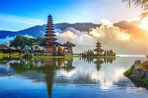 6 Tempat Wisata di Bali yang Wajib Didatangi - Hari Libur Nasional