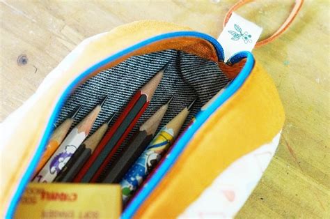 Pencil Case Fabric ~ DIY Tutorial Ideas!