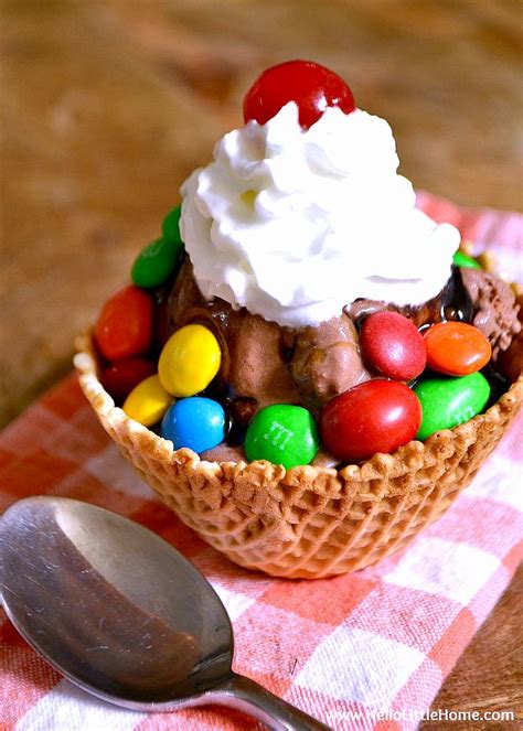 Easy M&M'S Sundae