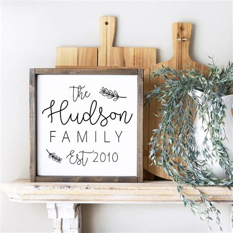 Farmhouse Family sign - Etsy