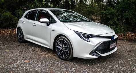 toyota corolla hybrid Toyota corolla hybrid august model revealed ...