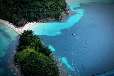 Guanaja: Why the Tiny Bay Island Should Be on Your Bucket List ...