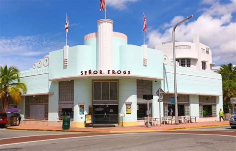 A Walking Tour of Art Deco District | Sagamore South Beach