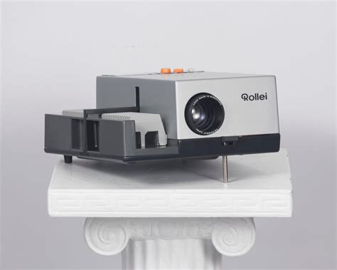 Rollei P350AF 35mm slide projector – New Wave Pool