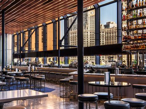 Downtown Chicago Big Bar & Restaurants | Hyatt Regency Chicago