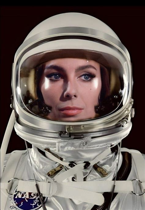 Kpi, Space Suit, Astronauts, Urban Photography, Female Bodies, Sci Fi ...