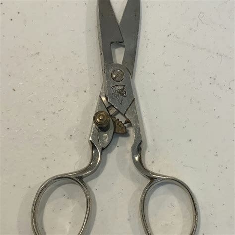 Antique Needlework Tools: Buttonhole Scissors | PieceWork