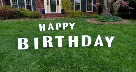 DIY Birthday Yard Signs - South Lumina Style