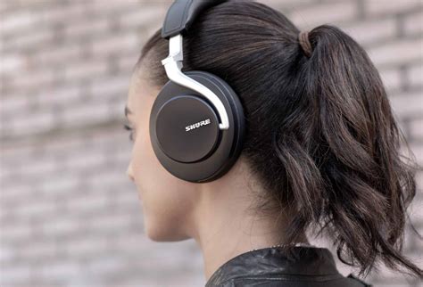 15 Best over-ear Noise Cancelling Headphones 2021