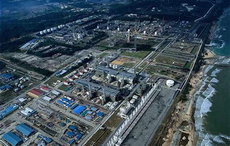 Contractor dies in incident at Petronas' Bintulu LNG complex - LNG Prime