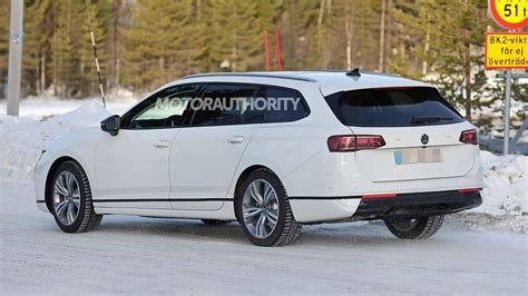 2023 Volkswagen Passat Variant spy shots