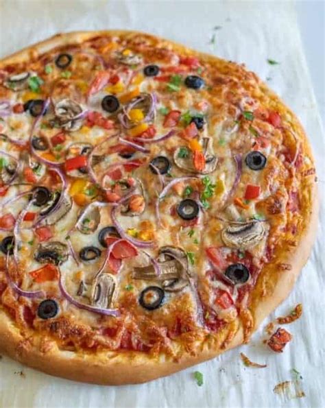 Easy Veggie Pizza Recipe | Homemade Pizza with Fresh Veggies