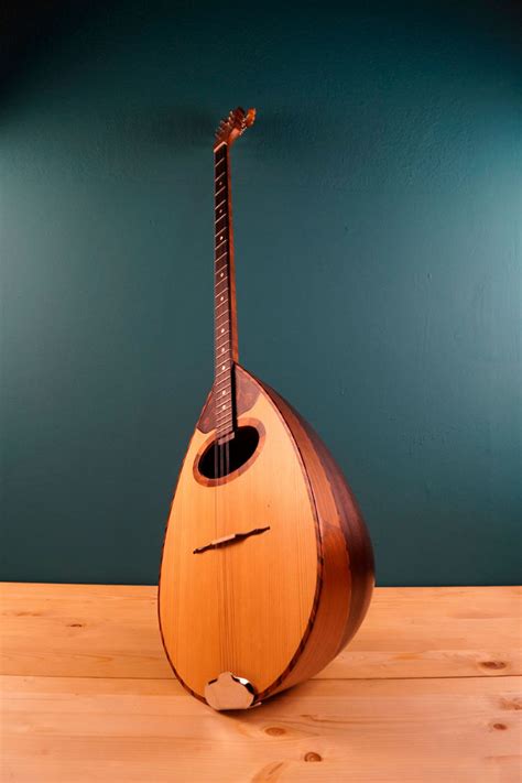 Bouzouki of the Patriarch | traditional Greek instrument | LUTHIEROS