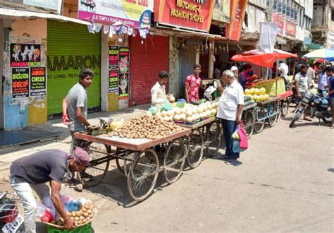 Lucknow Nagar Nigam to set up many more movable & fixed vending zones for street vendors