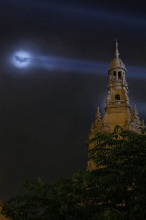 Can The Batman Signal Really Show Up In The Sky? » ScienceABC