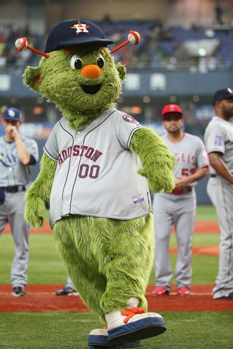 Baseball mascots show off their moves Photos | Image #131 - ABC News