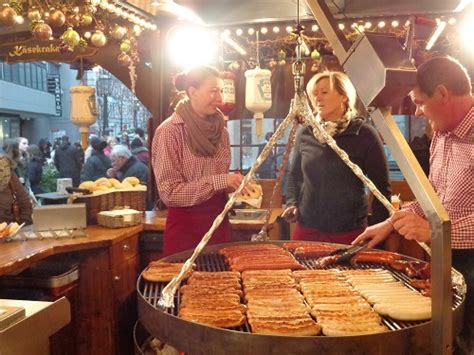 Eating at the German Christmas markets - Footprints & Memories