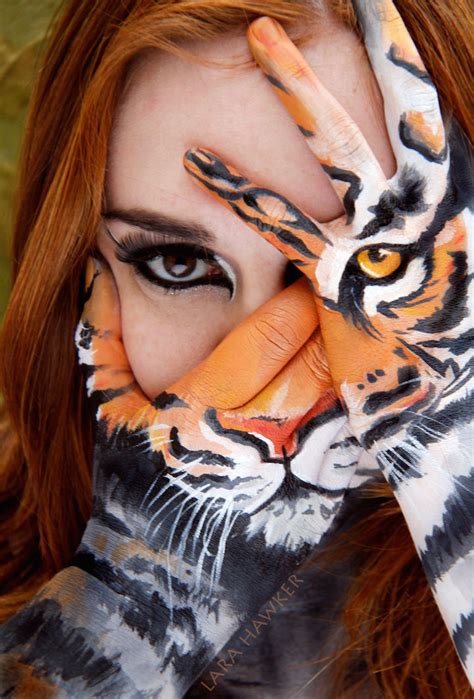 Tiger Makeup Transforms an Artist's Hands into a Big Cat's Stare