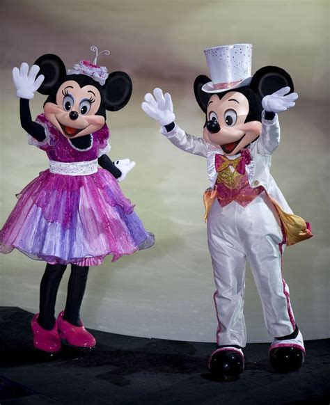 It Was All Started By A Mouse | Disney Insider | Disney on ice, Disney fun, Disney friends