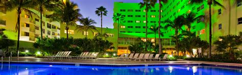 Holiday Inn Miami Beach-Oceanfront - Free Internet & More